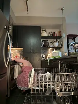 GingerSnap33 online show from April 2026 06:12:01 PM