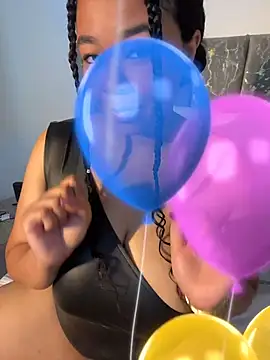 Snapshot of XMara chatting on July 2026 02:56:02 PM XMara online show from July 2026 02:56:02 PM