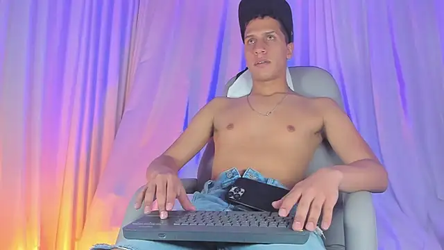 Snapshot of matt_benji chatting on March 2025 01:37:01 AM matt benji online show from March 2025 01:37:01 AM