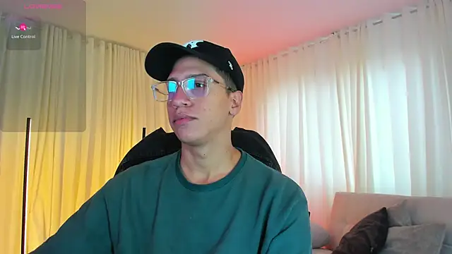 Snapshot of matt_benji chatting on September 2025 03:55:02 PM matt benji online show from September 2025 03:55:02 PM