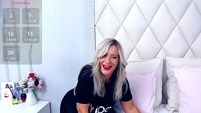 GinaBear online show from September 2025 06:55:02 PM