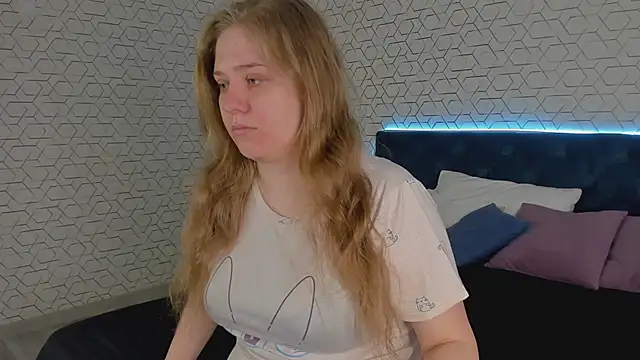 Megan Violer online show from April 2026 05:20:02 PM