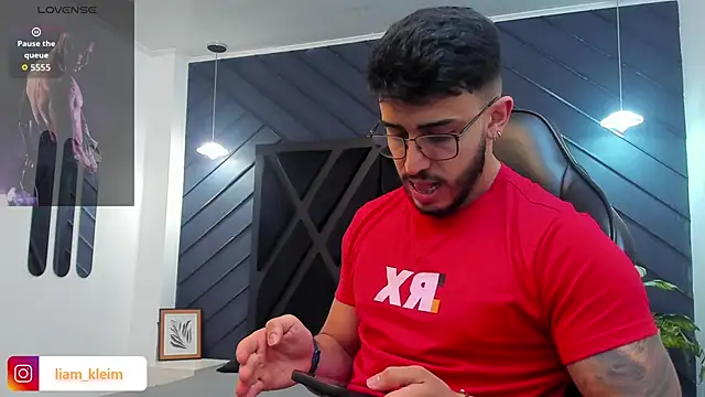 Snapshot of Liam_Kleiin chatting on November 2025 11:21:01 AM Liam Kleiin online show from November 2025 11:21:01 AM