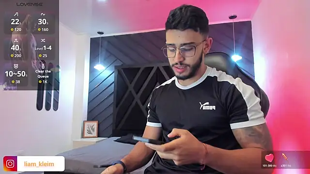 Snapshot of Liam_Kleiin chatting on November 2025 11:29:01 AM Liam Kleiin online show from November 2025 11:29:01 AM