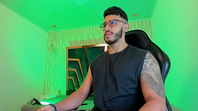 Snapshot of Liam_Kleiin chatting on November 2025 11:22:01 AM Liam Kleiin online show from November 2025 11:22:01 AM