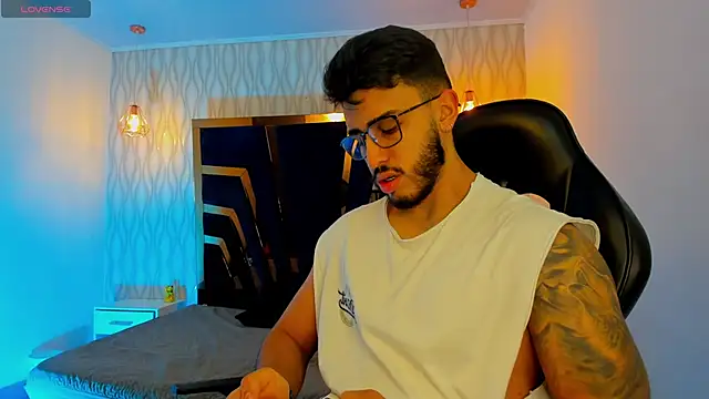 Snapshot of Liam_Kleiin chatting on December 2025 11:25:02 AM Liam Kleiin online show from December 2025 11:25:02 AM