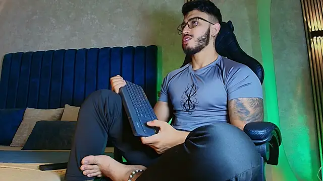 Snapshot of Liam_Kleiin chatting on July 2026 11:26:01 AM Liam Kleiin online show from July 2026 11:26:01 AM