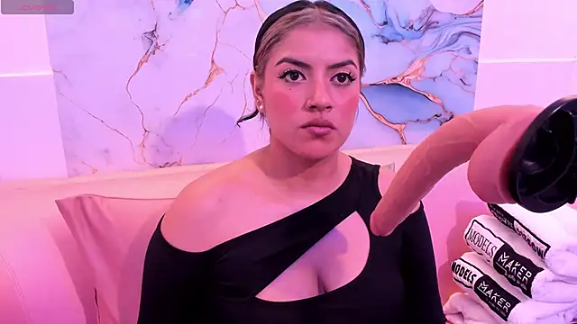 Snapshot of taylor_cupper chatting on September 2025 03:52:01 AM taylor cupper online show from September 2025 03:52:01 AM