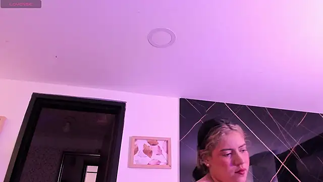 Snapshot of taylor_cupper chatting on October 2025 07:54:01 PM taylor cupper online show from October 2025 07:54:01 PM