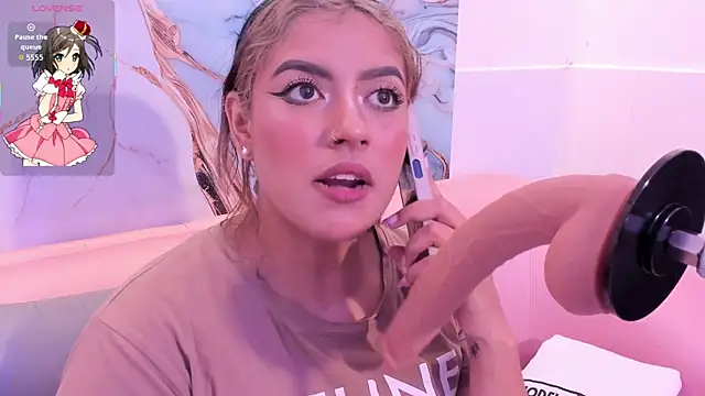 Snapshot of taylor_cupper chatting on October 2025 07:44:02 PM taylor cupper online show from October 2025 07:44:02 PM