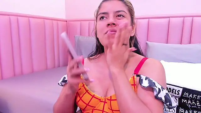 Snapshot of taylor_cupper chatting on November 2025 12:27:01 AM taylor cupper online show from November 2025 12:27:01 AM