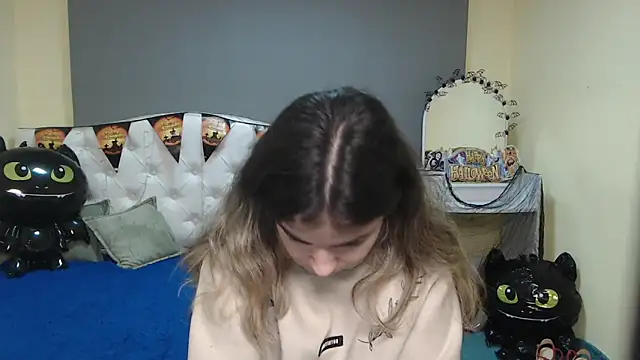 TinaRedly online show from October 2025 06:08:01 AM