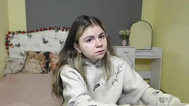 TinaRedly online show from February 2026 07:10:01 PM