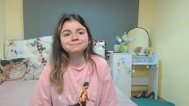 TinaRedly online show from April 2026 07:45:01 AM