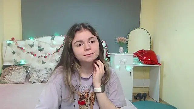 TinaRedly online show from April 2026 06:10:01 PM