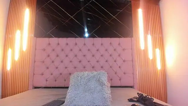 AinaPink online show from February 2026 10:22:02 AM