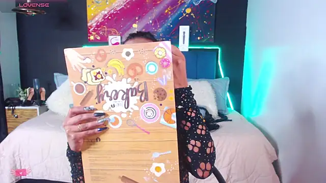 Snapshot of megan_collins96 chatting on January 2025 08:13:02 PM megan collins96 online show from January 2025 08:13:02 PM