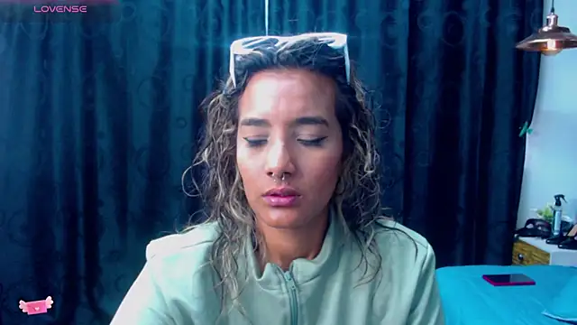 Snapshot of megan_collins96 chatting on January 2025 07:53:02 PM megan collins96 online show from January 2025 07:53:02 PM