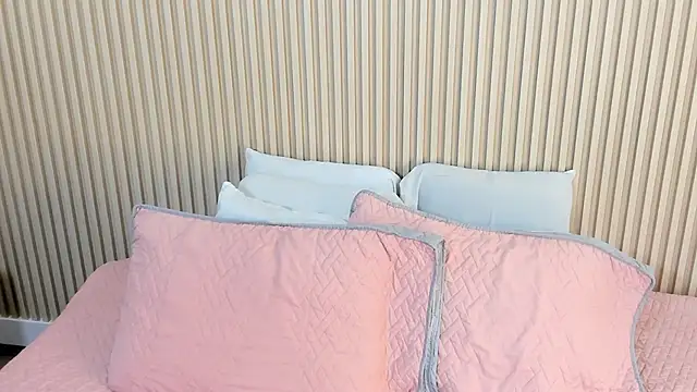 Snapshot of charlottebrowns_ chatting on November 2025 01:39:02 PM charlottebrowns online show from November 2025 01:39:02 PM