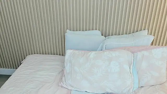charlottebrowns  online show from May 2026 05:09:01 PM