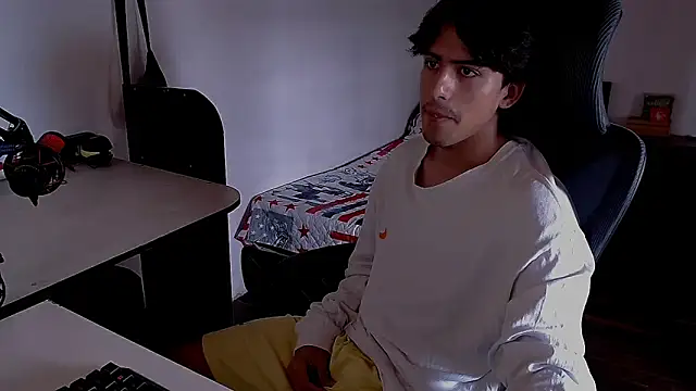 Snapshot of Thieves9 chatting on December 2024 05:46:01 PM Thieves9 online show from December 2024 05:46:01 PM