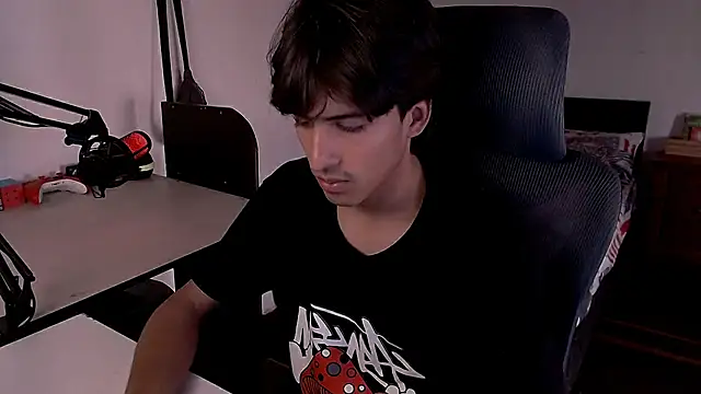 Snapshot of Thieves9 chatting on December 2024 05:01:01 PM Thieves9 online show from December 2024 05:01:01 PM