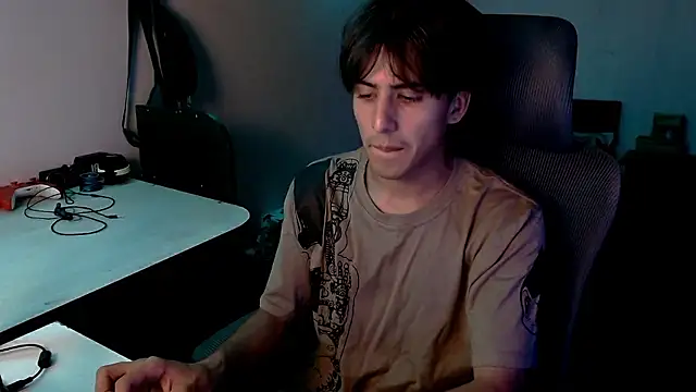 Snapshot of Thieves9 chatting on December 2024 04:32:02 AM Thieves9 online show from December 2024 04:32:02 AM