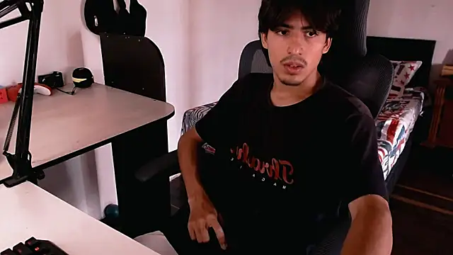 Snapshot of Thieves9 chatting on December 2024 06:01:02 PM Thieves9 online show from December 2024 06:01:02 PM