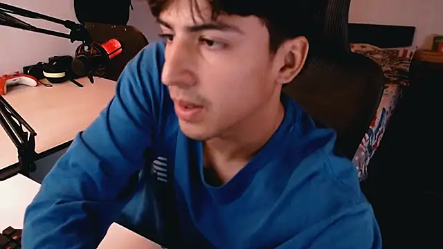 Snapshot of Thieves9 chatting on December 2024 07:38:02 PM Thieves9 online show from December 2024 07:38:02 PM