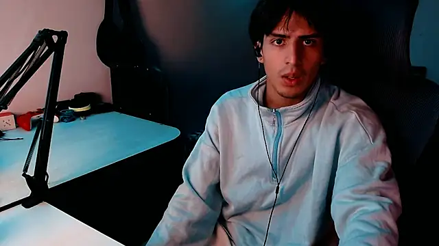 Snapshot of Thieves9 chatting on January 2025 12:15:01 PM Thieves9 online show from January 2025 12:15:01 PM