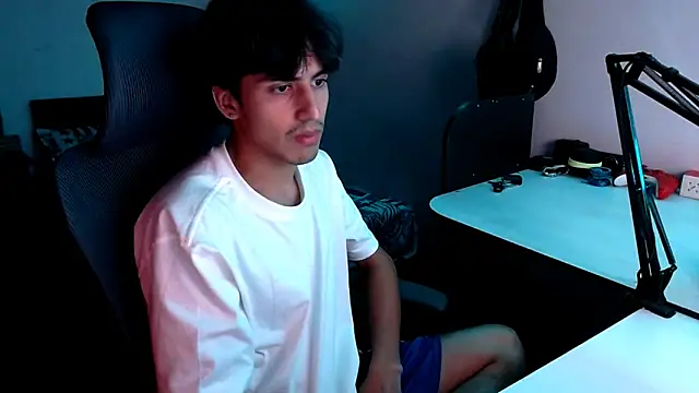 Snapshot of Thieves9 chatting on January 2025 05:04:02 AM Thieves9 online show from January 2025 05:04:02 AM