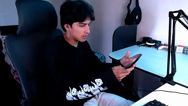 Snapshot of Thieves9 chatting on January 2025 07:49:02 PM Thieves9 online show from January 2025 07:49:02 PM