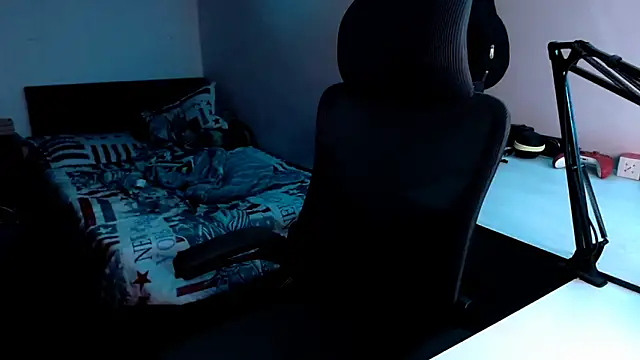 Snapshot of Thieves9 chatting on January 2025 12:16:01 PM Thieves9 online show from January 2025 12:16:01 PM