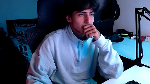 Snapshot of Thieves9 chatting on January 2025 03:18:01 PM Thieves9 online show from January 2025 03:18:01 PM