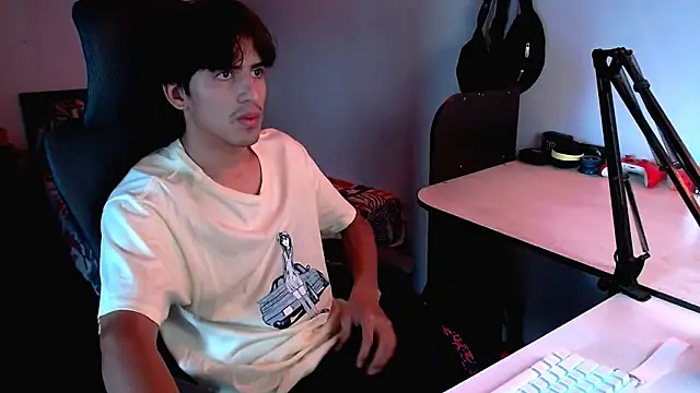 Snapshot of Thieves9 chatting on February 2025 09:04:01 PM Thieves9 online show from February 2025 09:04:01 PM