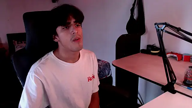 Snapshot of Thieves9 chatting on February 2025 04:09:02 PM Thieves9 online show from February 2025 04:09:02 PM