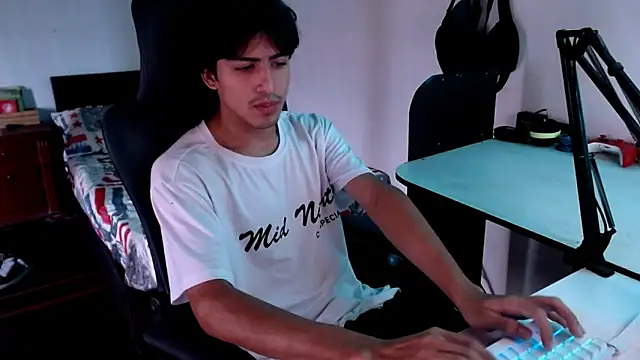 Snapshot of Thieves9 chatting on February 2025 07:49:01 PM Thieves9 online show from February 2025 07:49:01 PM