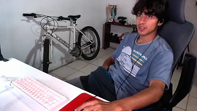 Snapshot of Thieves9 chatting on September 2025 06:41:02 PM Thieves9 online show from September 2025 06:41:02 PM