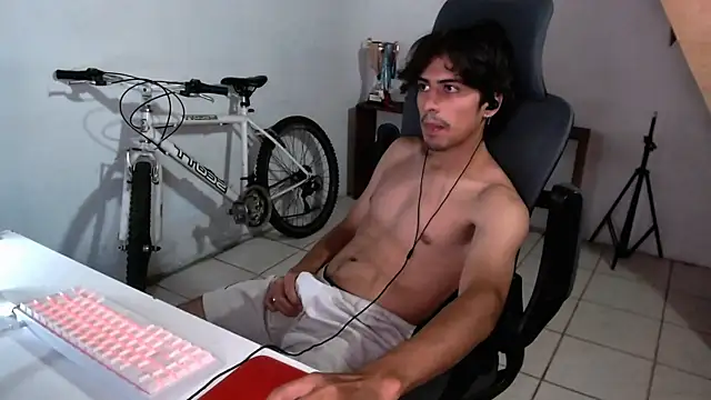 Snapshot of Thieves9 chatting on September 2025 04:33:02 AM Thieves9 online show from September 2025 04:33:02 AM