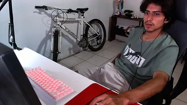 Snapshot of Thieves9 chatting on September 2025 09:11:02 AM Thieves9 online show from September 2025 09:11:02 AM