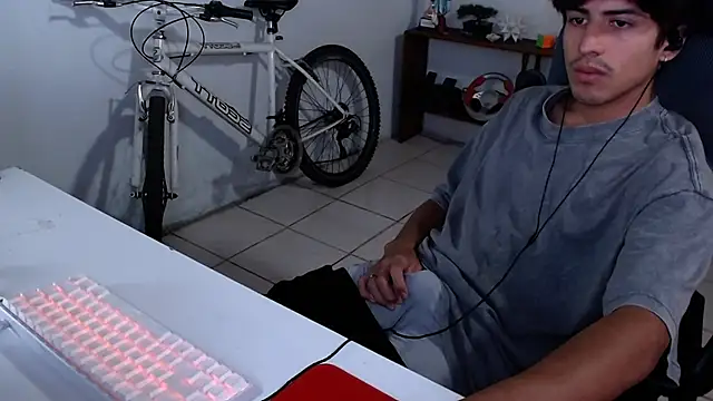 Snapshot of Thieves9 chatting on November 2025 07:13:02 PM Thieves9 online show from November 2025 07:13:02 PM