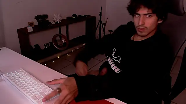 Snapshot of Thieves9 chatting on November 2025 10:36:01 AM Thieves9 online show from November 2025 10:36:01 AM