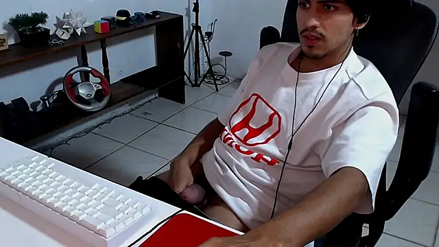 Snapshot of Thieves9 chatting on November 2025 06:04:02 AM Thieves9 online show from November 2025 06:04:02 AM