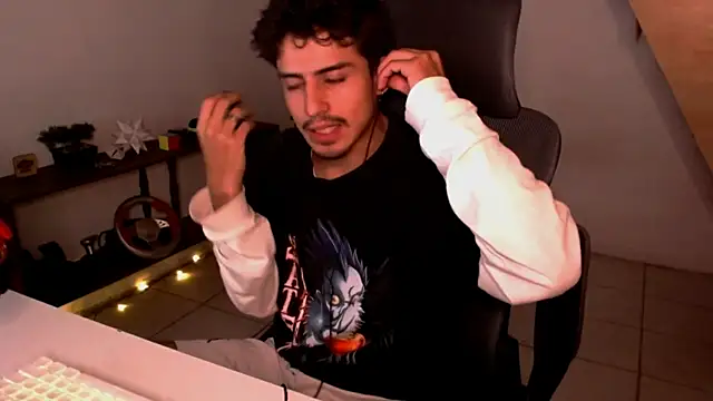 Snapshot of Thieves9 chatting on November 2025 06:28:01 AM Thieves9 online show from November 2025 06:28:01 AM