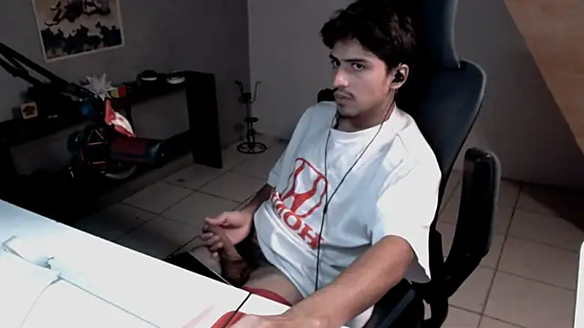 Snapshot of Thieves9 chatting on December 2025 06:06:01 AM Thieves9 online show from December 2025 06:06:01 AM