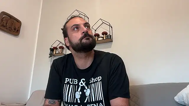 Snapshot of beardo85 chatting on November 2025 11:20:02 AM beardo85 online show from November 2025 11:20:02 AM