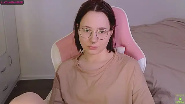 Snapshot of Airyhill chatting on November 2025 10:15:01 AM Airyhill online show from November 2025 10:15:01 AM