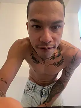 Snapshot of Osiiriis chatting on January 2025 02:35:01 PM Osiiriis online show from January 2025 02:35:01 PM