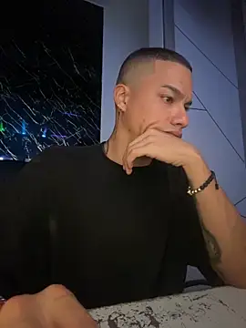 Snapshot of Osiiriis chatting on January 2025 10:10:01 PM Osiiriis online show from January 2025 10:10:01 PM