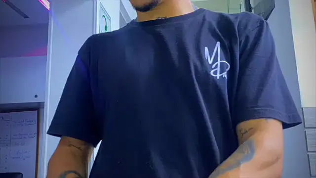 Snapshot of Osiiriis chatting on February 2025 02:35:02 AM Osiiriis online show from February 2025 02:35:02 AM